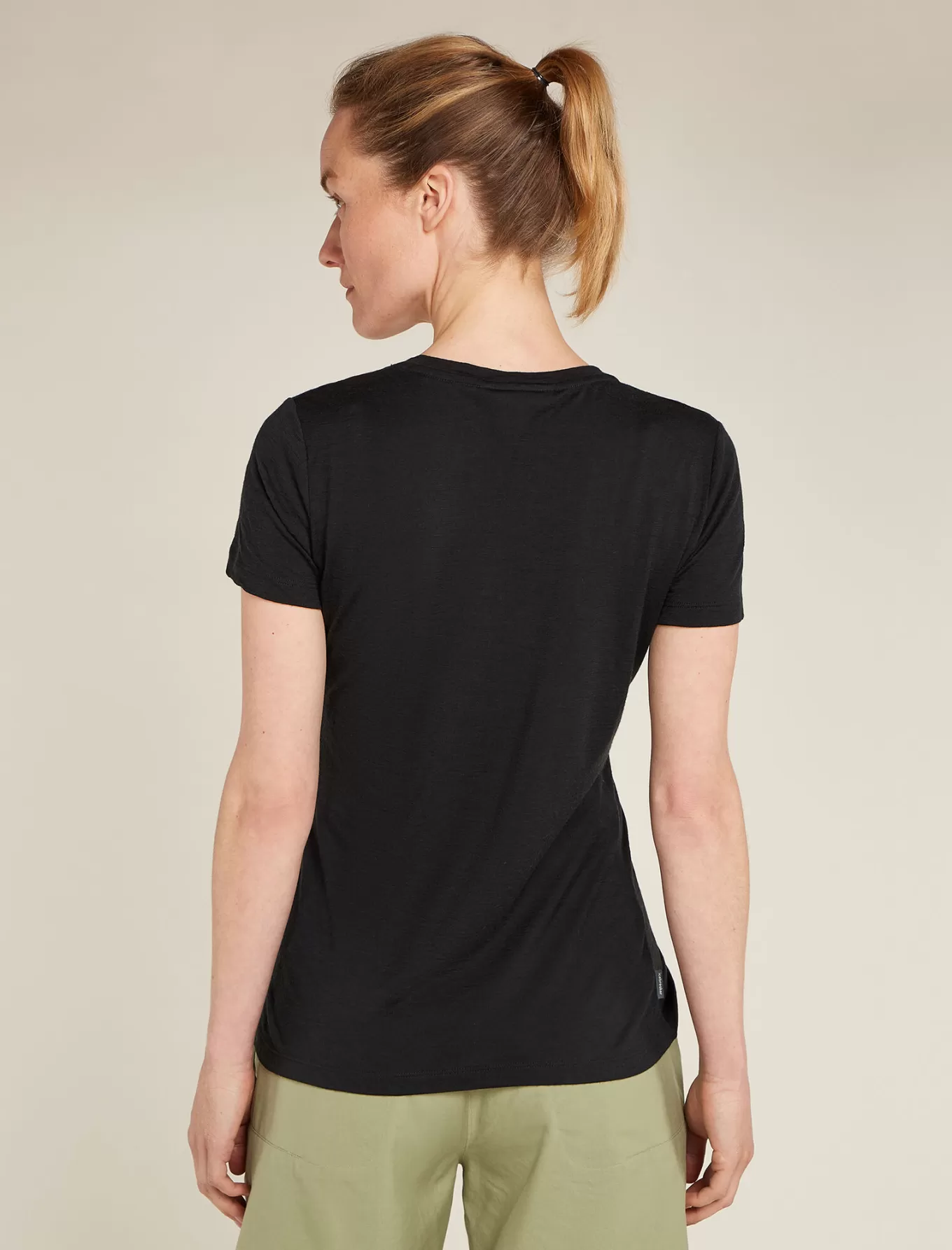Store Icebreaker Merino 150 Tech Lite T-Shirt mit U-Ausschnitt IB Logo Reflections Damen Black